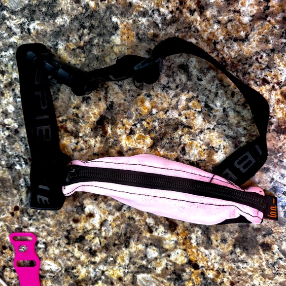 SPI belt Handbags - SPI Small Personal Item Pink Run Race Phone Holder Stretch Waist Belt One Size